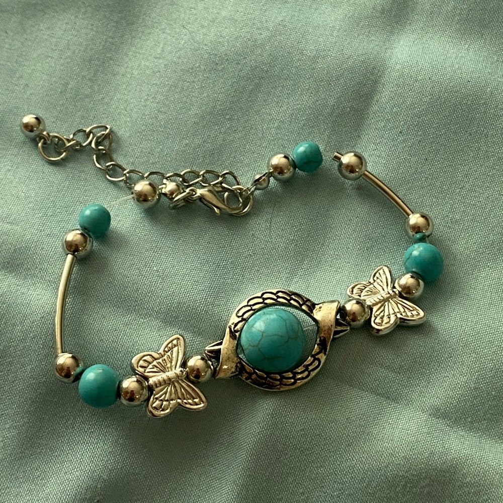 7.5” To 9.5” Silver Tone Chain Bracelet Butterfly Charms Turquoise Color Beads - Picture 1 of 4